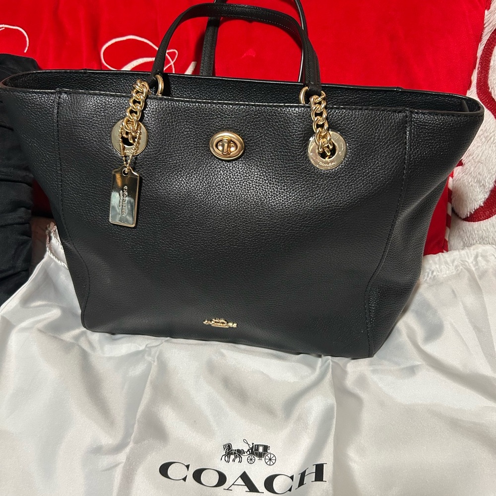 Coach Turnlock Chain Tote in polished pebble leather in black